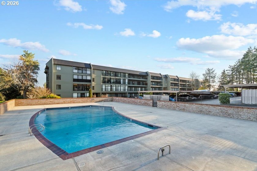 Discover top-floor living in this 1516 sq. ft. 3-bedroom, 2-bath - photo 38