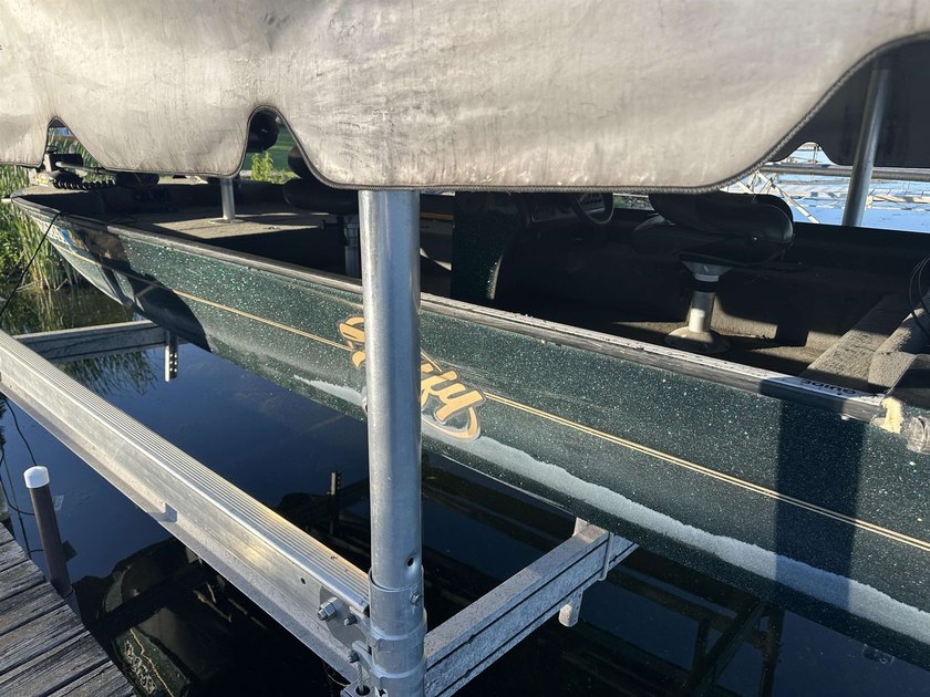 This is a great buy for anyone wanting to enjoy Fox Lake . Boat - photo 6