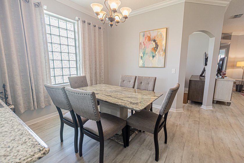 Gorgeous updated 2/2/2 with flex room with high-end finishes - photo 5
