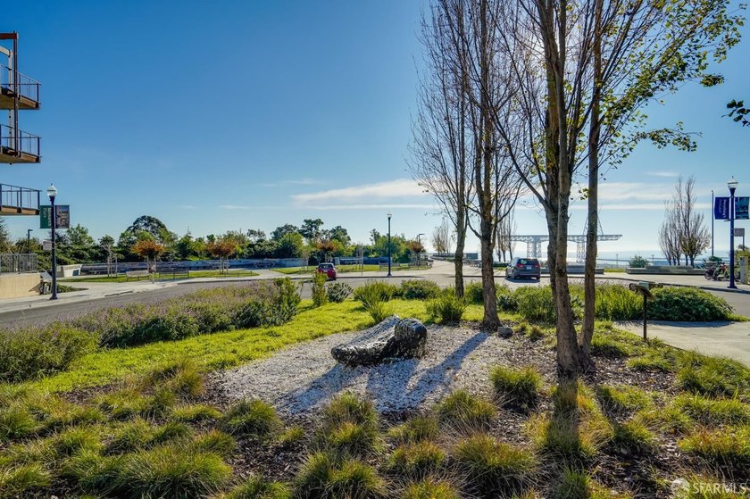 Experience waterfront luxury in this stunning 1-bedroom, 1- bath - photo 20