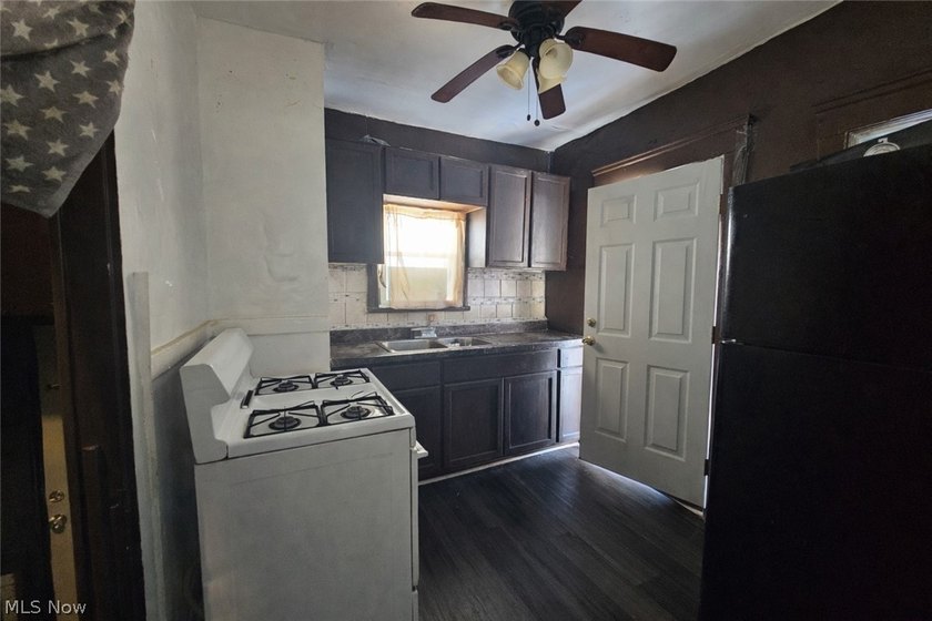 INVESTOR OPPORTUNITY! Whether you're looking to purchase your - photo 5