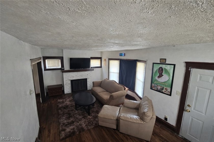 INVESTOR OPPORTUNITY! Whether you're looking to purchase your - photo 9