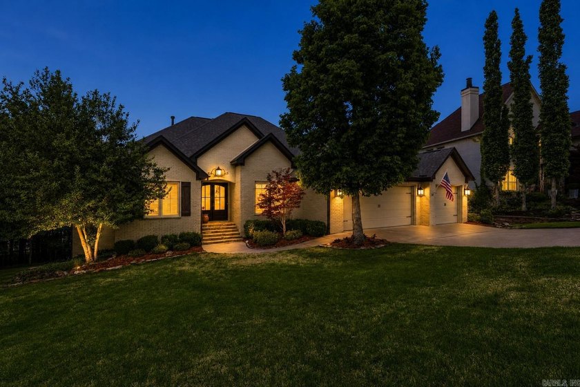 Welcome to Winthrop Point in sought-after Woodlands Edge! This - photo 3