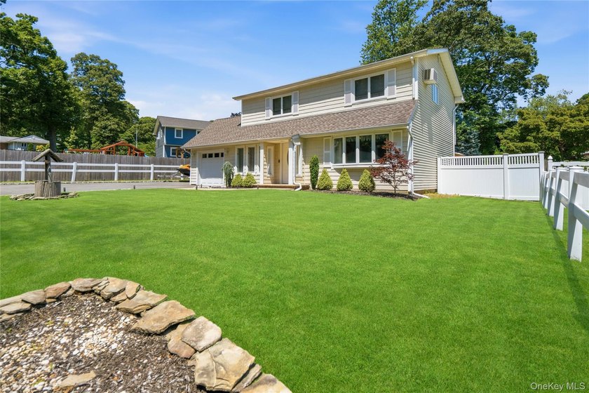 Welcome to this beautifully maintained expanded Cape, where - photo 3