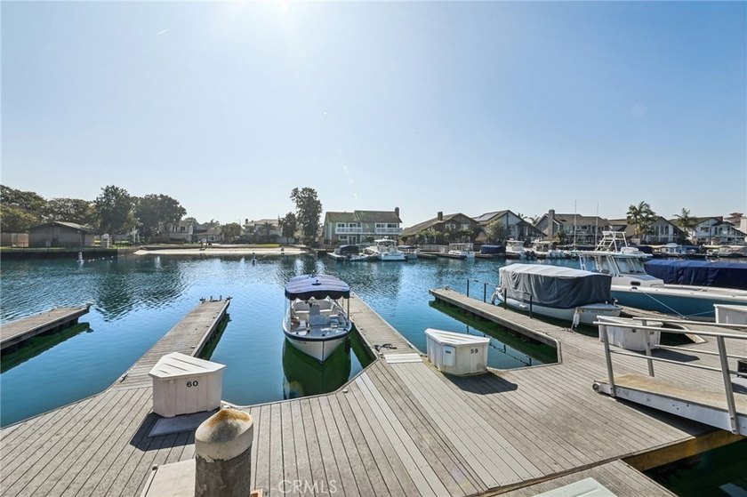 Welcome to Huntington Harbour! Seagate is one of the premier - photo 2