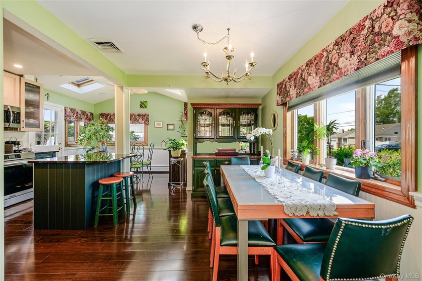 Your summer Oasis has arrived! Perfectly situated on a quiet - photo 4