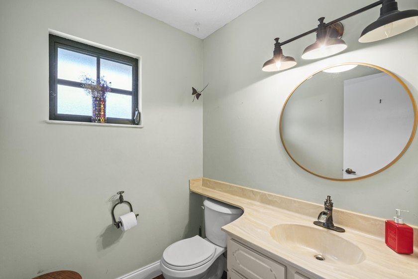 Country Estate with room to expand for all your needs whether - photo 25