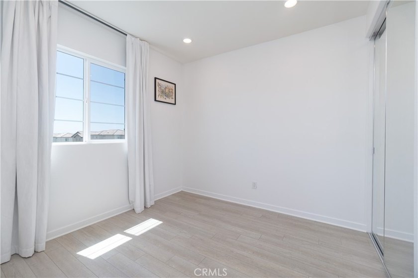 MUST SEE! TURNKEY SAN PEDRO CORNER LOT HOME! This Upgraded Home - photo 29