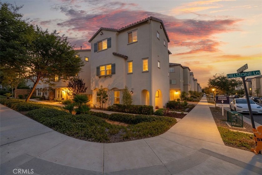 MUST SEE! TURNKEY SAN PEDRO CORNER LOT HOME! This Upgraded Home - photo 46