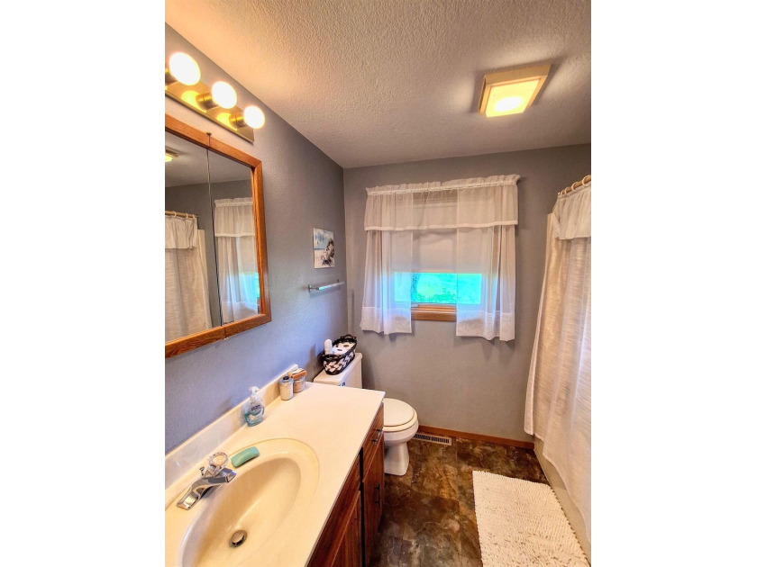 Move right in and start enjoying lake life right away! This - photo 11