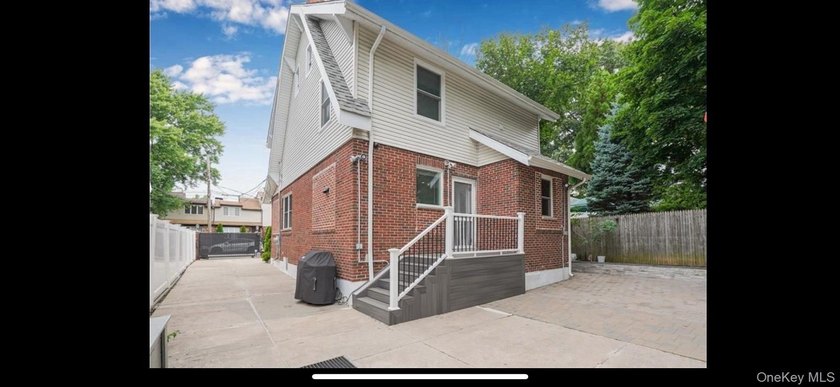 Move-In Ready with All Updated Features! This beautifully - photo 2