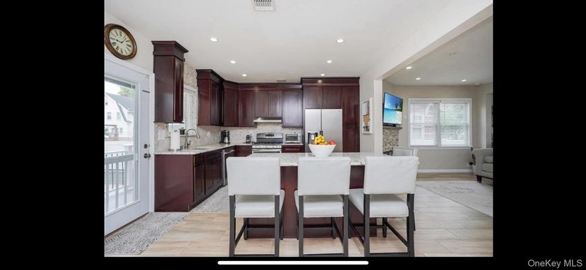 Move-In Ready with All Updated Features! This beautifully - photo 4