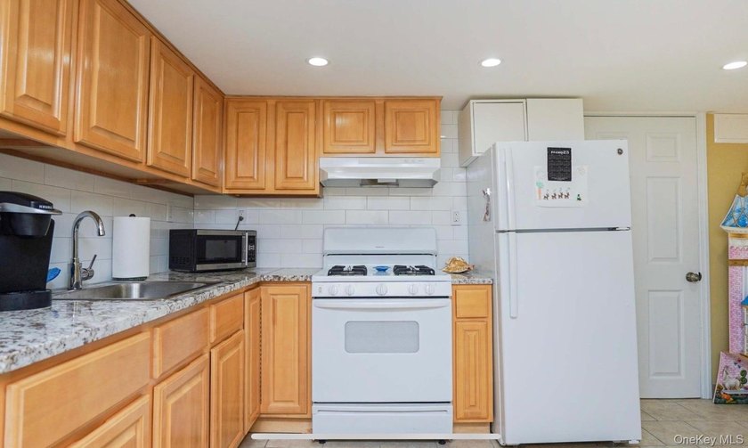 Move-In Ready with All Updated Features! This beautifully - photo 6