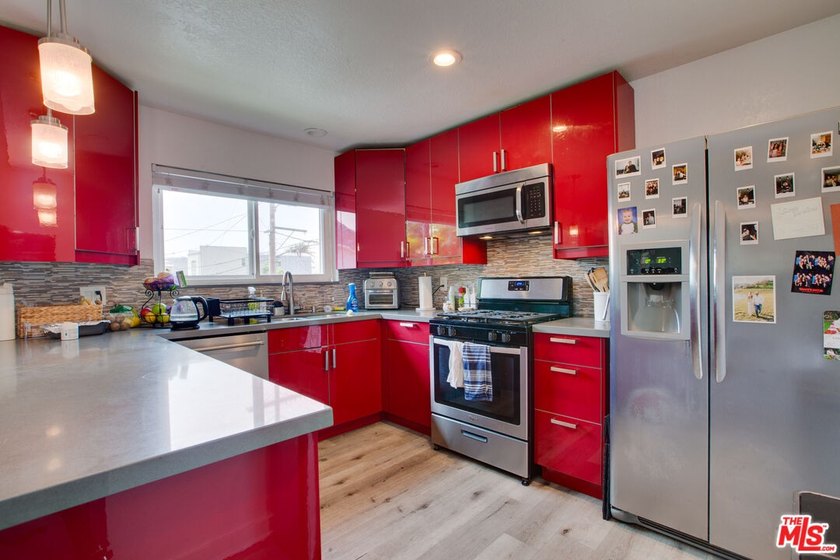 Beautifully remodeled Venice Beach triplex perfectly combines - photo 32