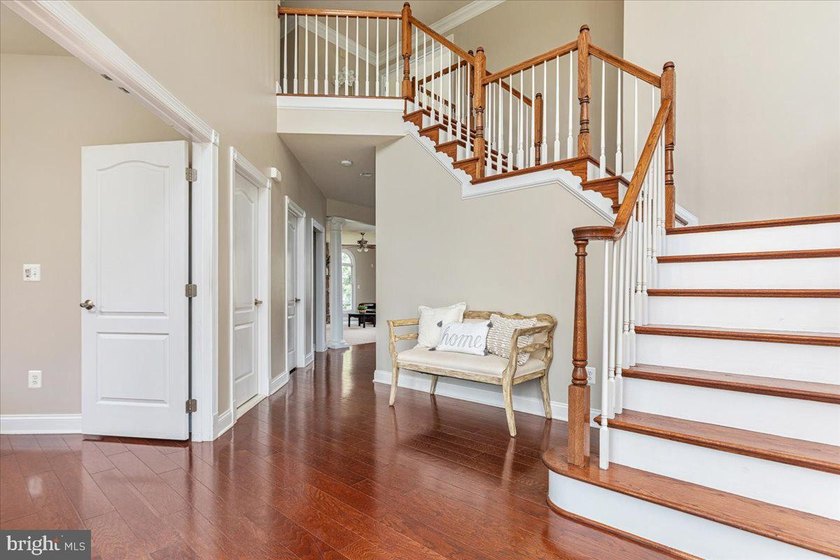 **OPEN SAT 7/18 2-4PM &amp; SUN 7/19 2-4PM** Welcome to luxury - photo 3