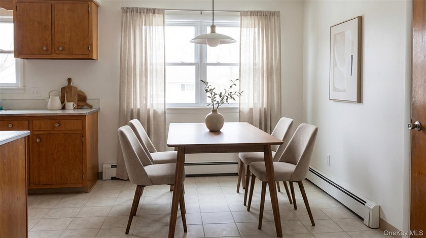 Opportunity Awaits In The Heart of Cutchogue! This 3-bedroom - photo 11