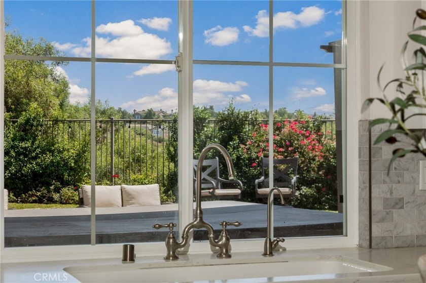 Exquisite Cantabria masterpiece with unparalleled privacy and - photo 14