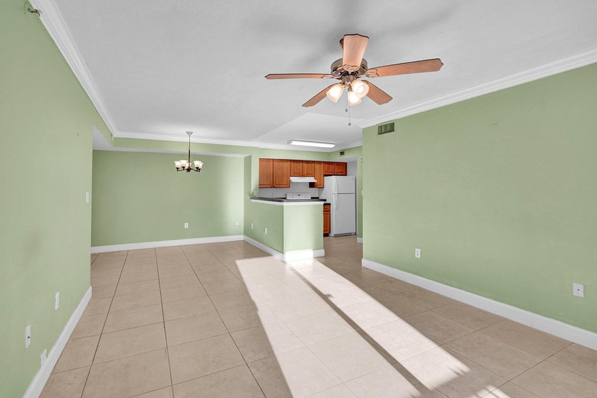 2BR/2BA first-floor condo in the gated community of Murano in - photo 7