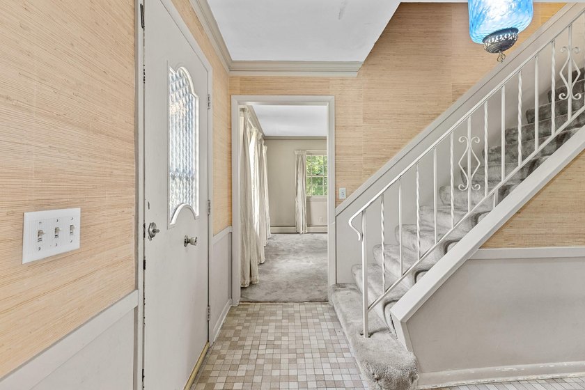 Opportunity in one of Middleton's most desirable pockets, on the - photo 10