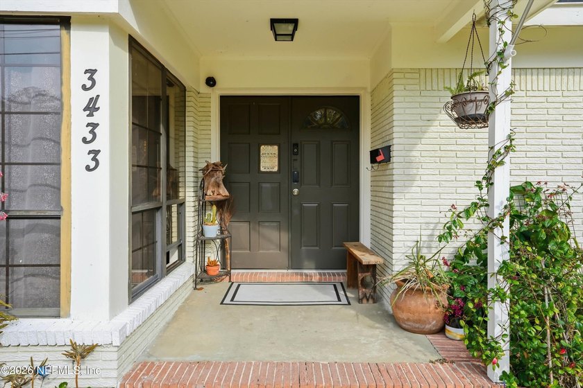 This 3-bedroom, 2-bath home with 1 car garage sits on a huge - photo 3