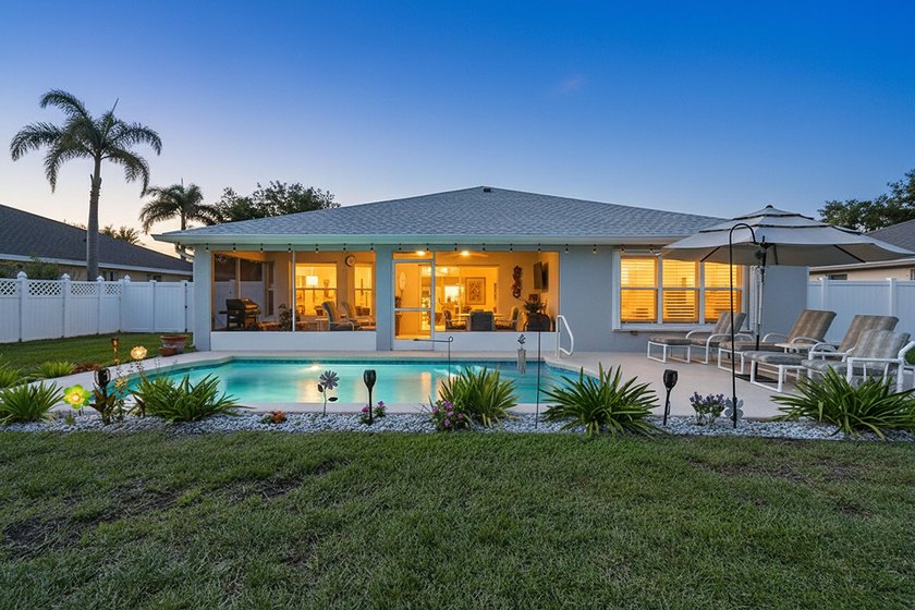 REDUCED! Spotless 3/2/2 POOL home in desirable Oleander Pines - photo 12