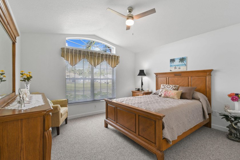 REDUCED! Spotless 3/2/2 POOL home in desirable Oleander Pines - photo 18