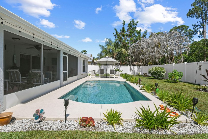 REDUCED! Spotless 3/2/2 POOL home in desirable Oleander Pines - photo 21