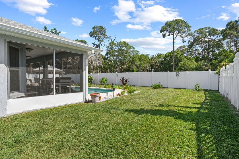 REDUCED! Spotless 3/2/2 POOL home in desirable Oleander Pines - photo 23