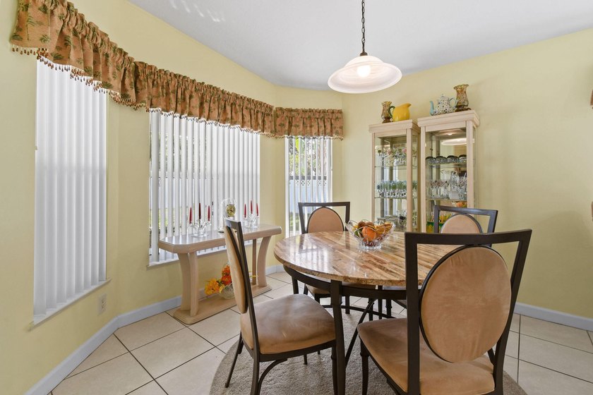 REDUCED! Spotless 3/2/2 POOL home in desirable Oleander Pines - photo 27