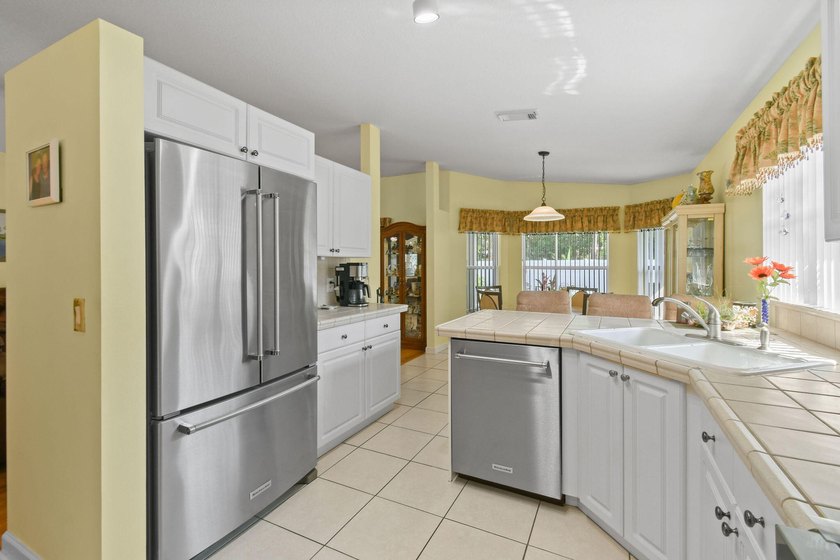 REDUCED! Spotless 3/2/2 POOL home in desirable Oleander Pines - photo 28