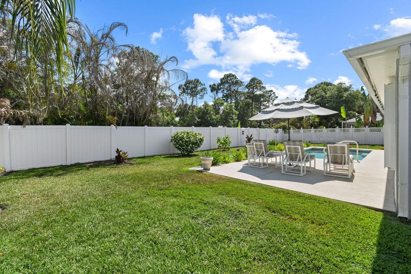 REDUCED! Spotless 3/2/2 POOL home in desirable Oleander Pines - photo 32
