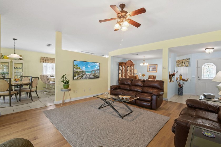 REDUCED! Spotless 3/2/2 POOL home in desirable Oleander Pines - photo 41