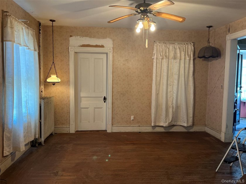 Bring your creativity (and contractor), roll up your sleeves and - photo 3