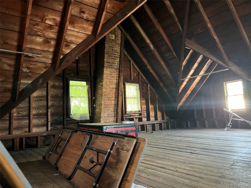 Bring your creativity (and contractor), roll up your sleeves and - photo 7