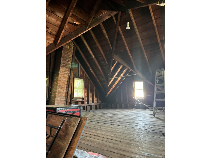 Bring your creativity (and contractor), roll up your sleeves and - photo 8