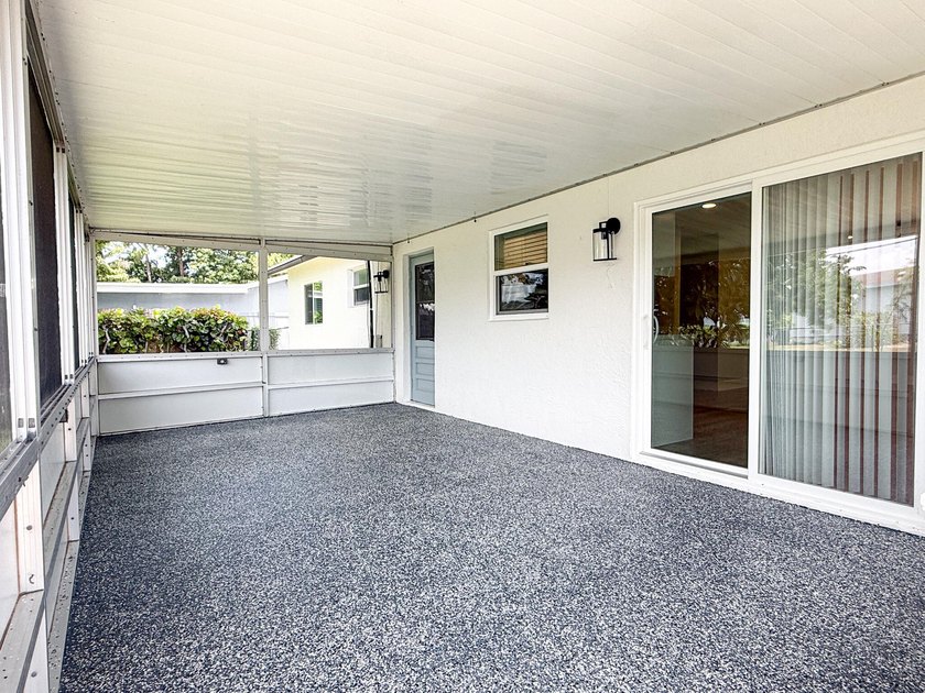 Beautifully updated 3-bedroom, 1-bathroom home in Lake Worth - photo 13