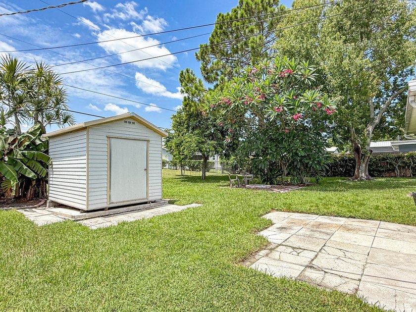 Beautifully updated 3-bedroom, 1-bathroom home in Lake Worth - photo 15