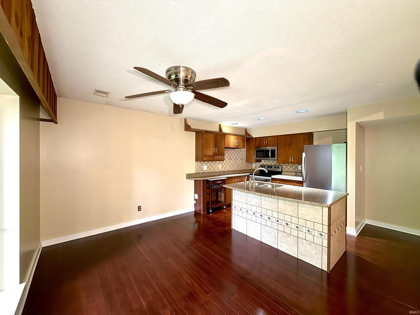 Resort Living Meets Modern Comfort! Welcome to this beautifully - photo 6