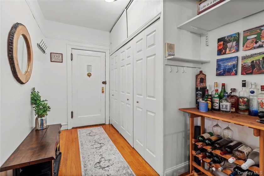 Welcome home to this warm, sunny, one bedroom at the Thomas - photo 2