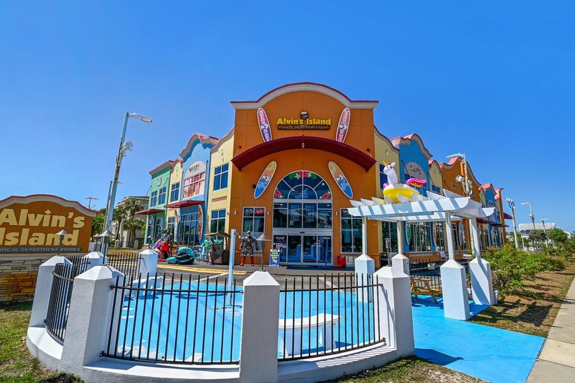 Gulf views take center stage in this beautifully updated - photo 38