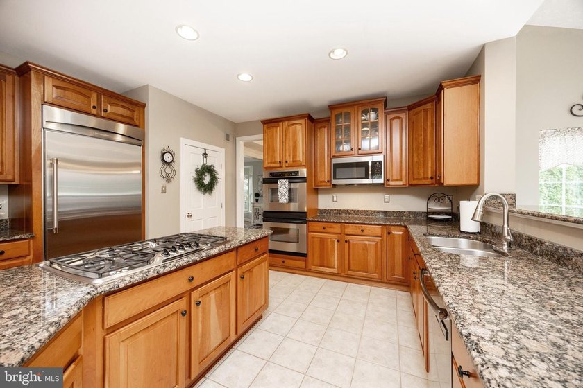 Available immediately! 1538 Tattersall Way is resplendent with - photo 10