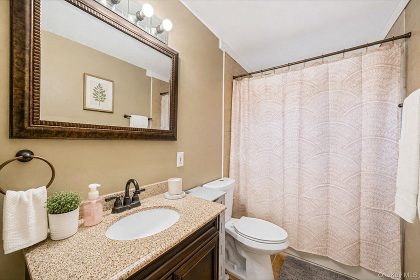Charming, cared-for, and full of curb appeal, this Ridge - photo 25