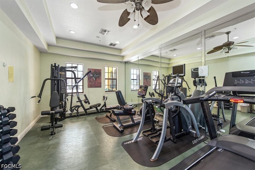 This spacious and inviting 2 bedroom + den, 2 bathroom condo is - photo 33