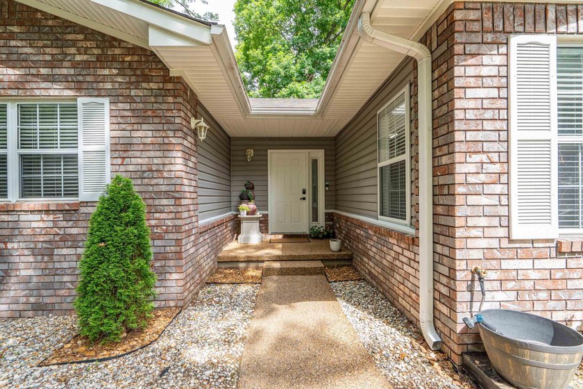 Beautifully updated one-level home offering over 2,000 square - photo 4