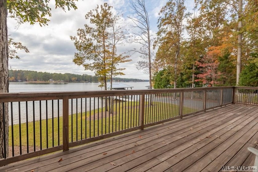 This fully furnished Lake Gaston waterfront home on Pea Hill - photo 30