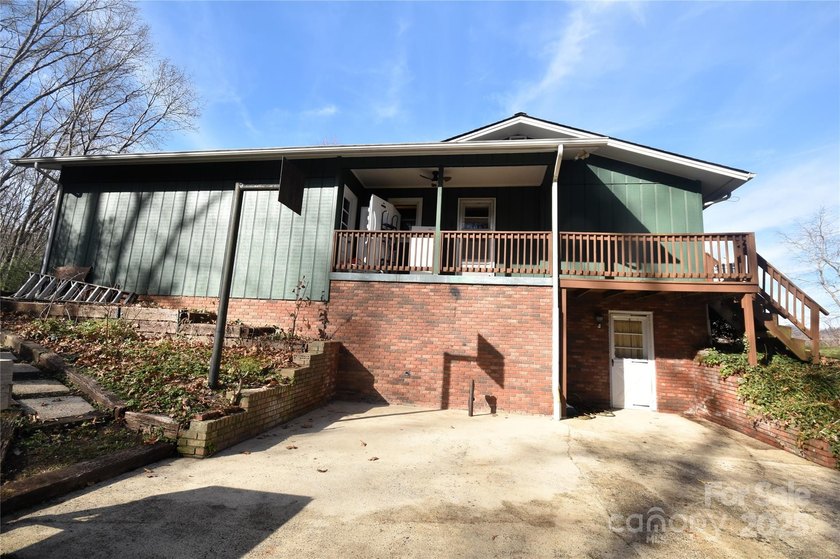 What a versatile property! Are you looking for a - photo 2