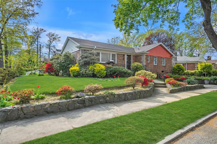 JUST REDUCED $130,000! Oversized Corner Property in a Prime - photo 20