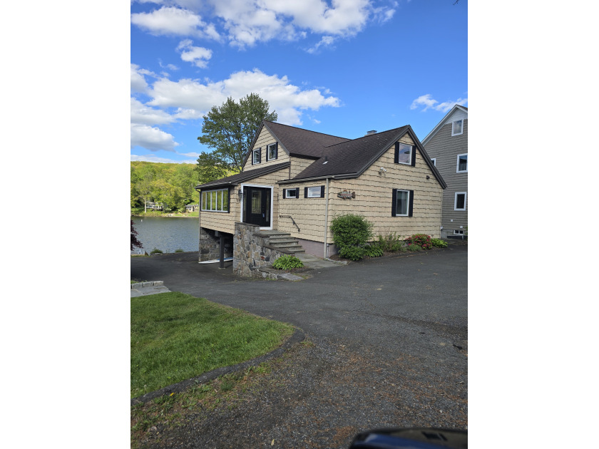Candlewood Lake Direct Waterfront Home
NEW PRICE! - photo 7