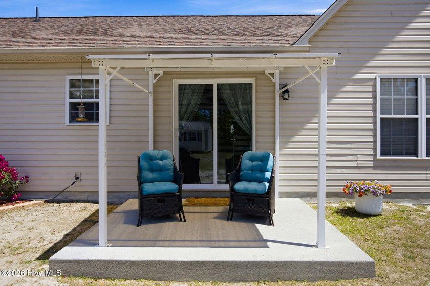 Enjoy coastal living at its finest at this move-in ready home - photo 11