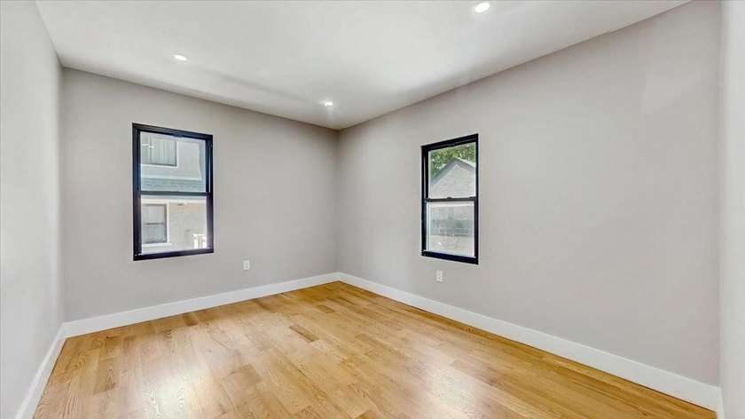 Welcome to this one-of-a-kind, fully gut-renovated 3-level - photo 11